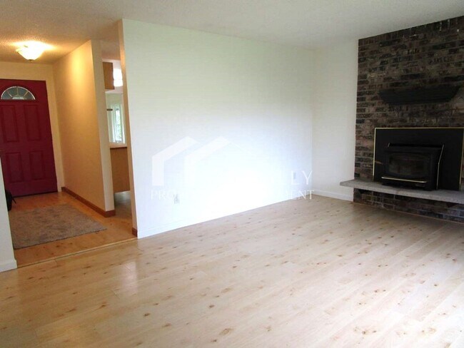 Building Photo - Lovely 3 Bedroom 1 Bath Home in Gig Harbor