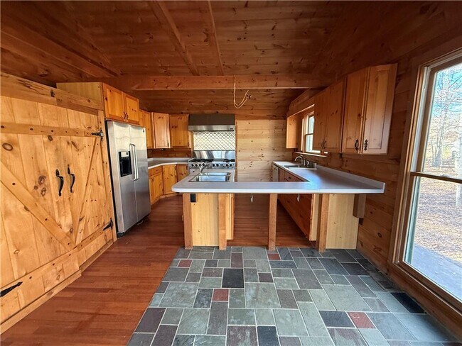 Building Photo - 2405 Mountain Rd