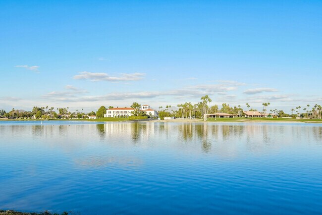 Building Photo - 7401 N Scottsdale Rd