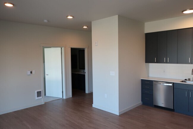 Building Photo - Roomy, 612 Square Foot, 1-Bedroom Home wit...