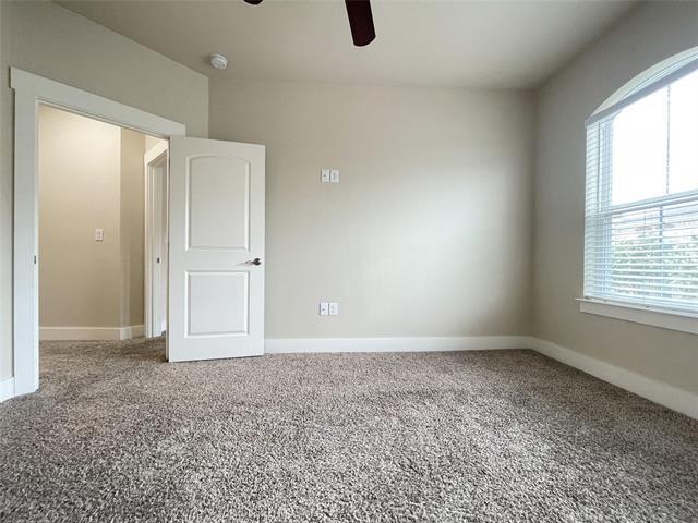 Building Photo - 207 Lily Ln