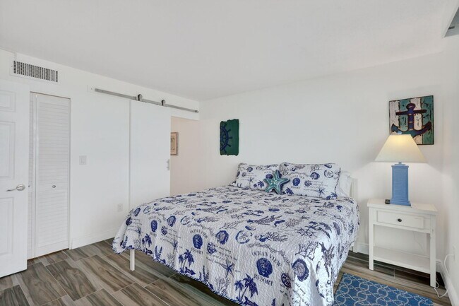 Building Photo - 9940 S Ocean Dr