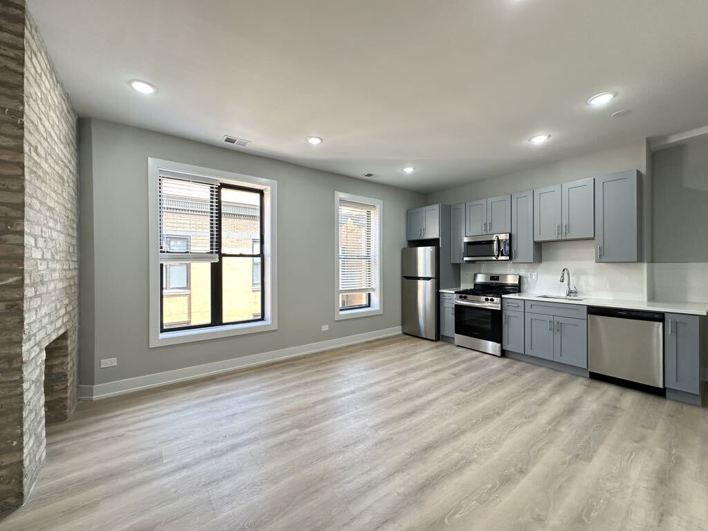 Building Photo - 443 W Belden Ave