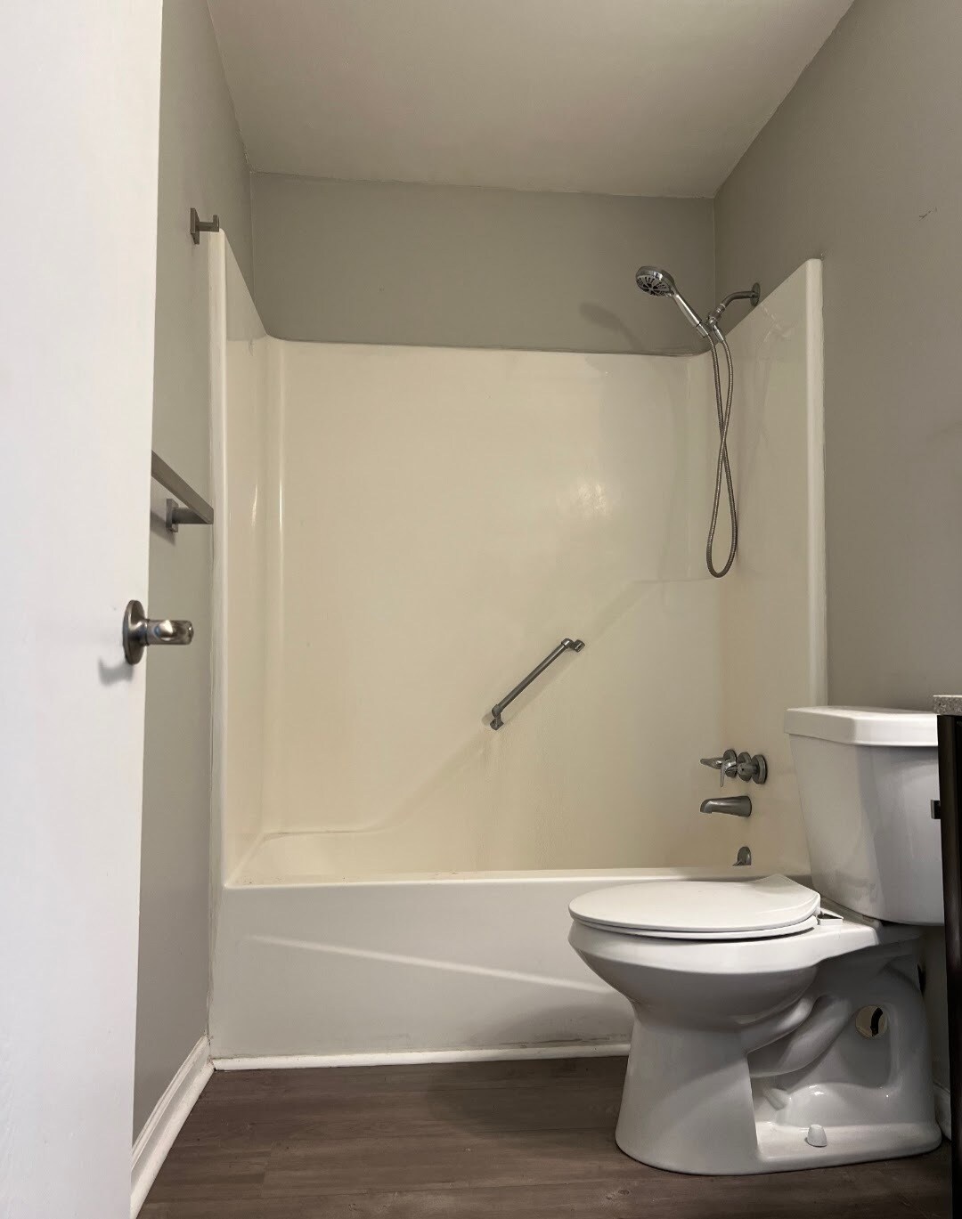 Building Photo - 800 NE Ball Dr