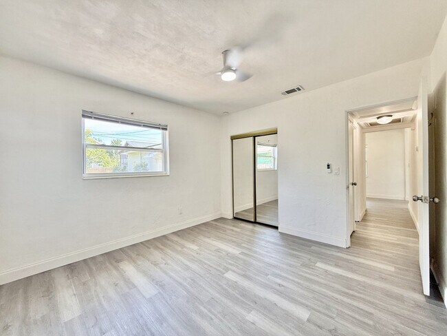 Building Photo - 4426 4th Ave N