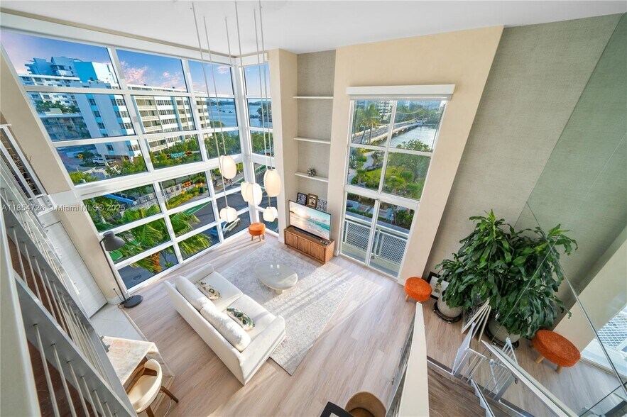 Building Photo - 1701 Sunset Harbour Dr