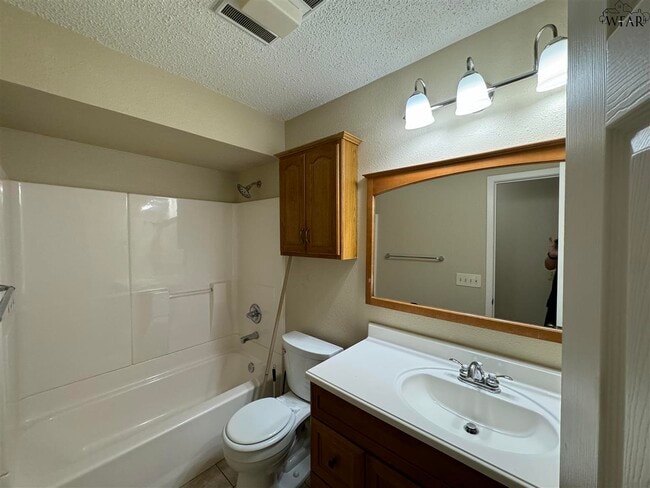 Building Photo - 2953 Stearns Ave