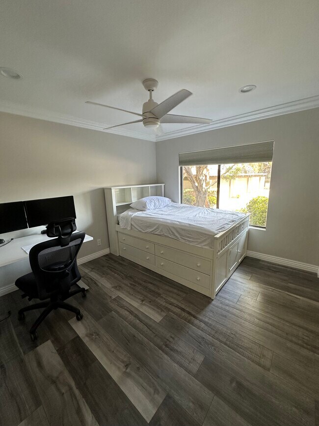 Building Photo - 14 Lago Norte