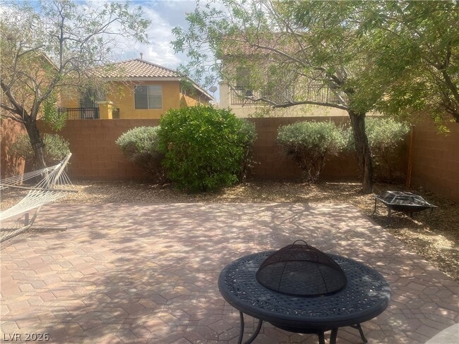 Building Photo - 7469 Calzado Dr