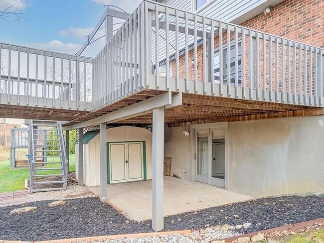 Building Photo - 1851 Foxhollow Dr