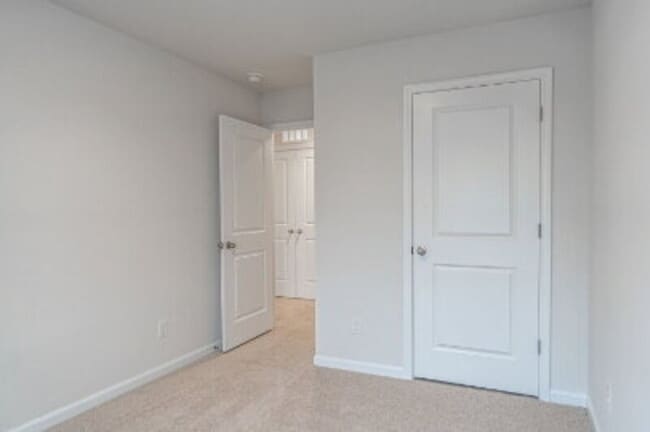 Building Photo - 205 Maddox Dr