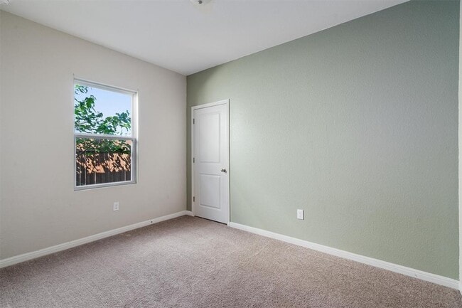 Building Photo - 205 Athena Way