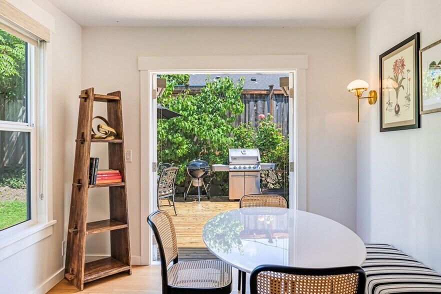 Building Photo - 8515 29th Ave NW