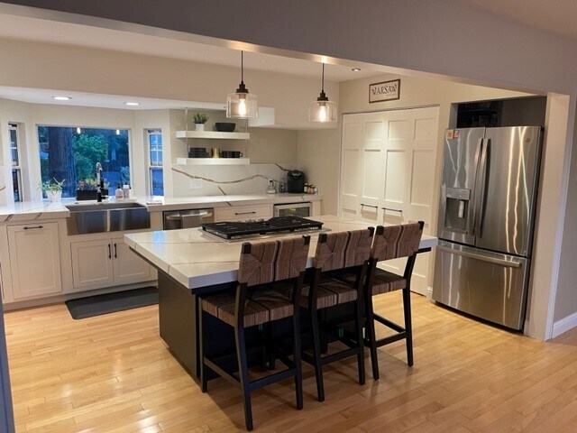 Building Photo - 425 Riverview Dr
