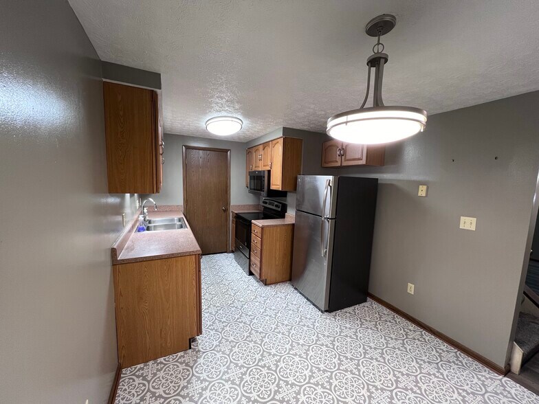 Kitchen 2 - 1219 Hilltop Dr