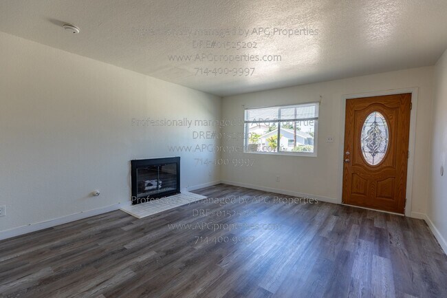 Building Photo - 519 N Daisy Ave