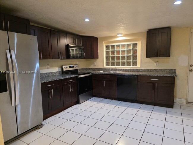 Building Photo - 820 Alabama Ave