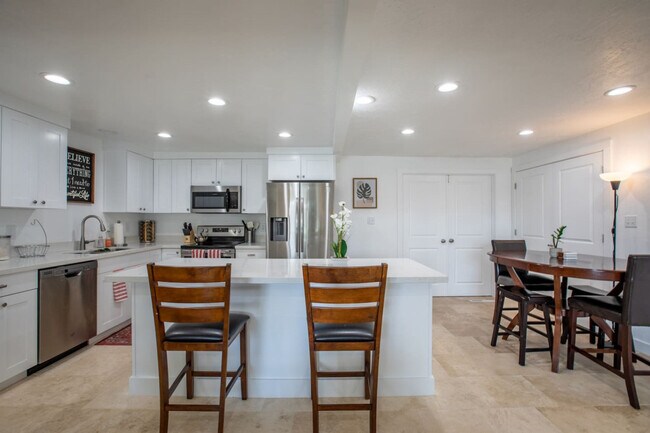 Building Photo - 9949 E Sego Lily Dr