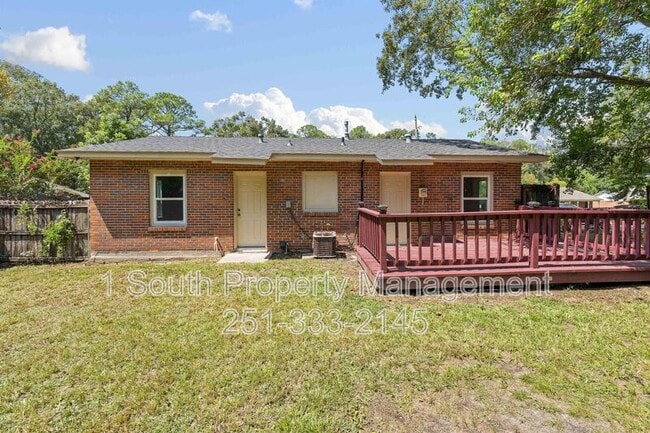 Building Photo - 1725 Harbor Dr E