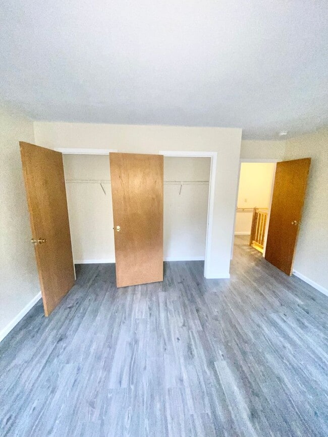 Building Photo - 56 Morellen Ln