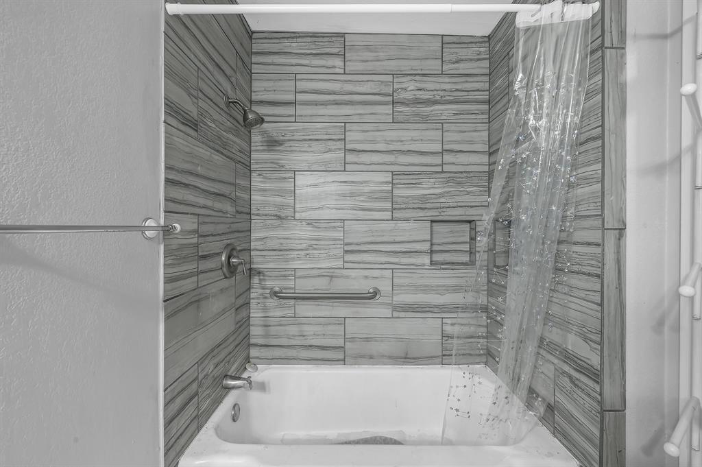 Building Photo - 3806 Tilson Ln