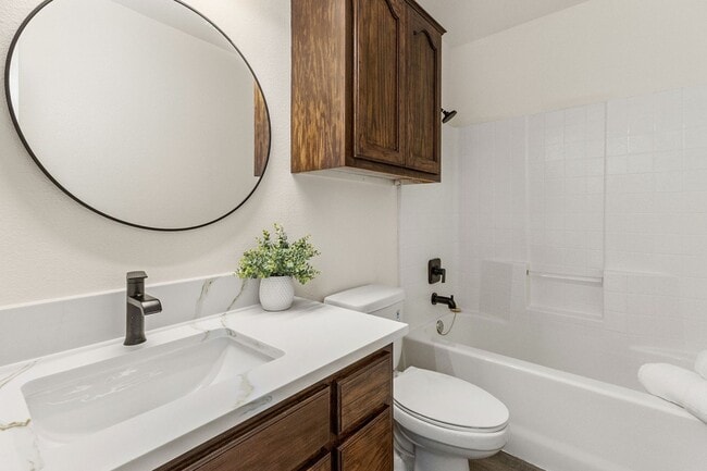 Building Photo - Stylishly Updated Living in the Heart of N...