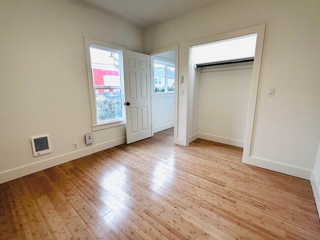 Building Photo - 1401 N 36th St