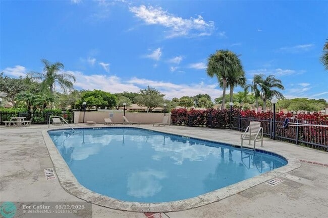 Building Photo - 12215 Royal Palm Blvd