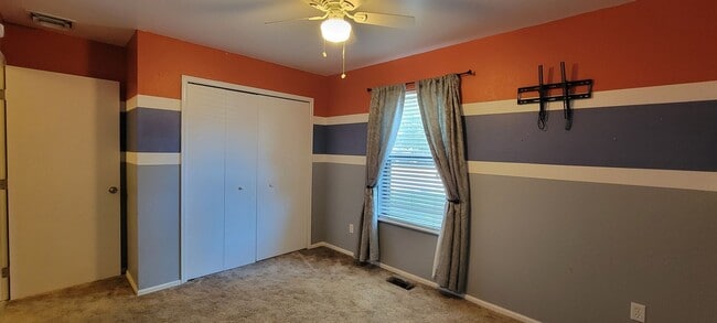 Building Photo - 3 bedroom 2 bath home