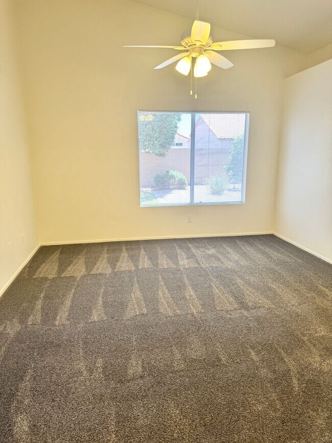 Building Photo - Meticulously Maintained 3 Bedroom + Den Single Level Home! Fantastic Low Backyard.