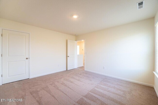 Building Photo - 322 Heritage Crossing Dr