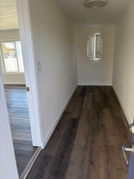 Building Photo - 1440 Fern Ave