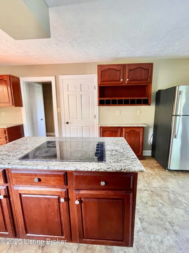 Building Photo - 4612 Deepwood Ct