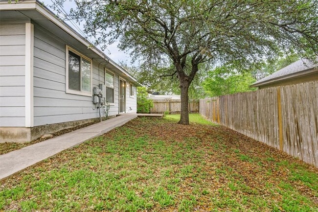 Building Photo - 1182 Waller St