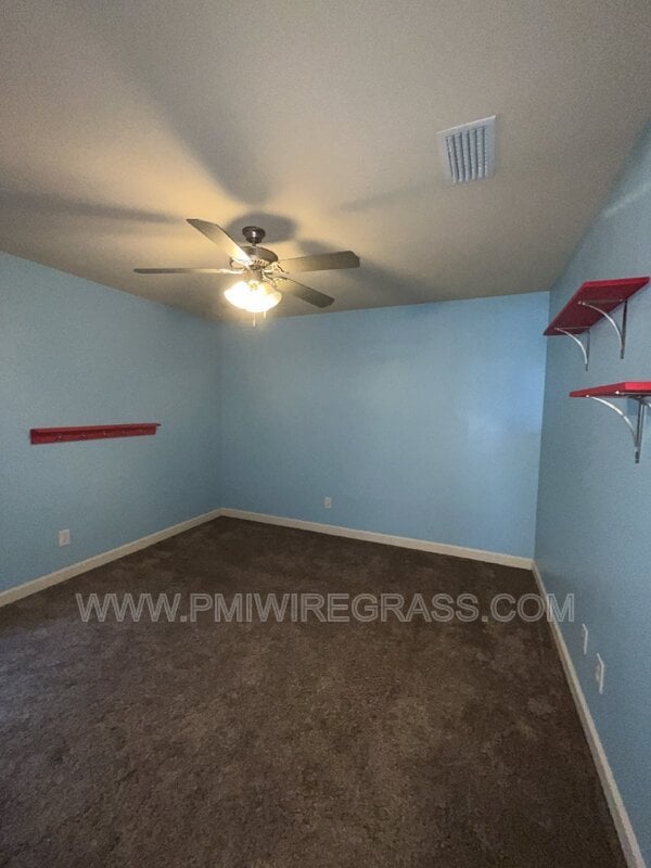 Building Photo - 229 Lace Dr