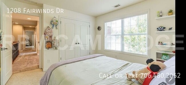 Building Photo - 1208 Fairwinds Dr