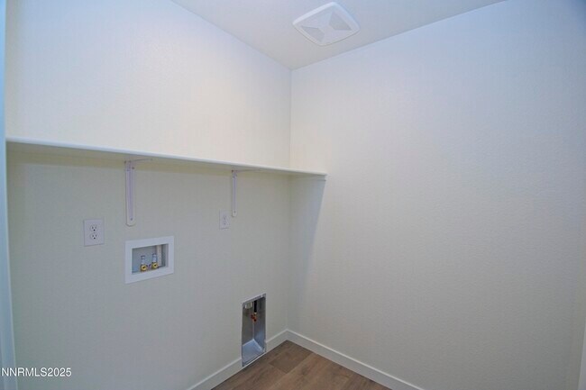 Building Photo - 8905 Windy Ravine Dr