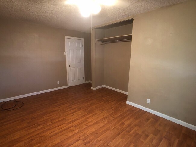 Building Photo - 441 Hazelton St