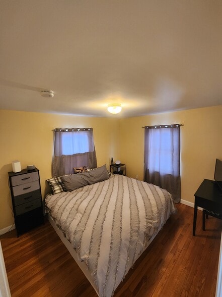 Building Photo - 167 Elm St