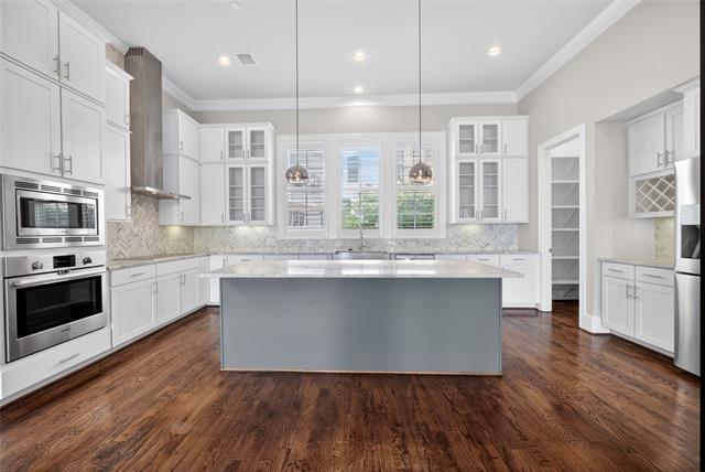 Building Photo - 520 S Pearl Expy