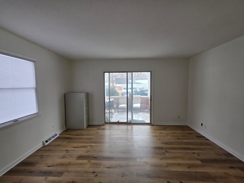 Building Photo - 4054 Stonehenge Dr