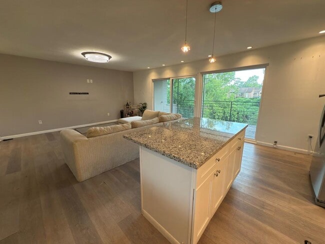 Building Photo - 8211 Katy Fwy