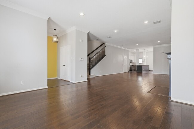 Building Photo - 9419 Stonehouse Ln