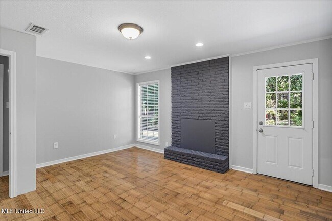 Building Photo - 23 Fox Glen Cir