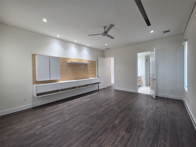 Building Photo - 5403 Tocayo Pl