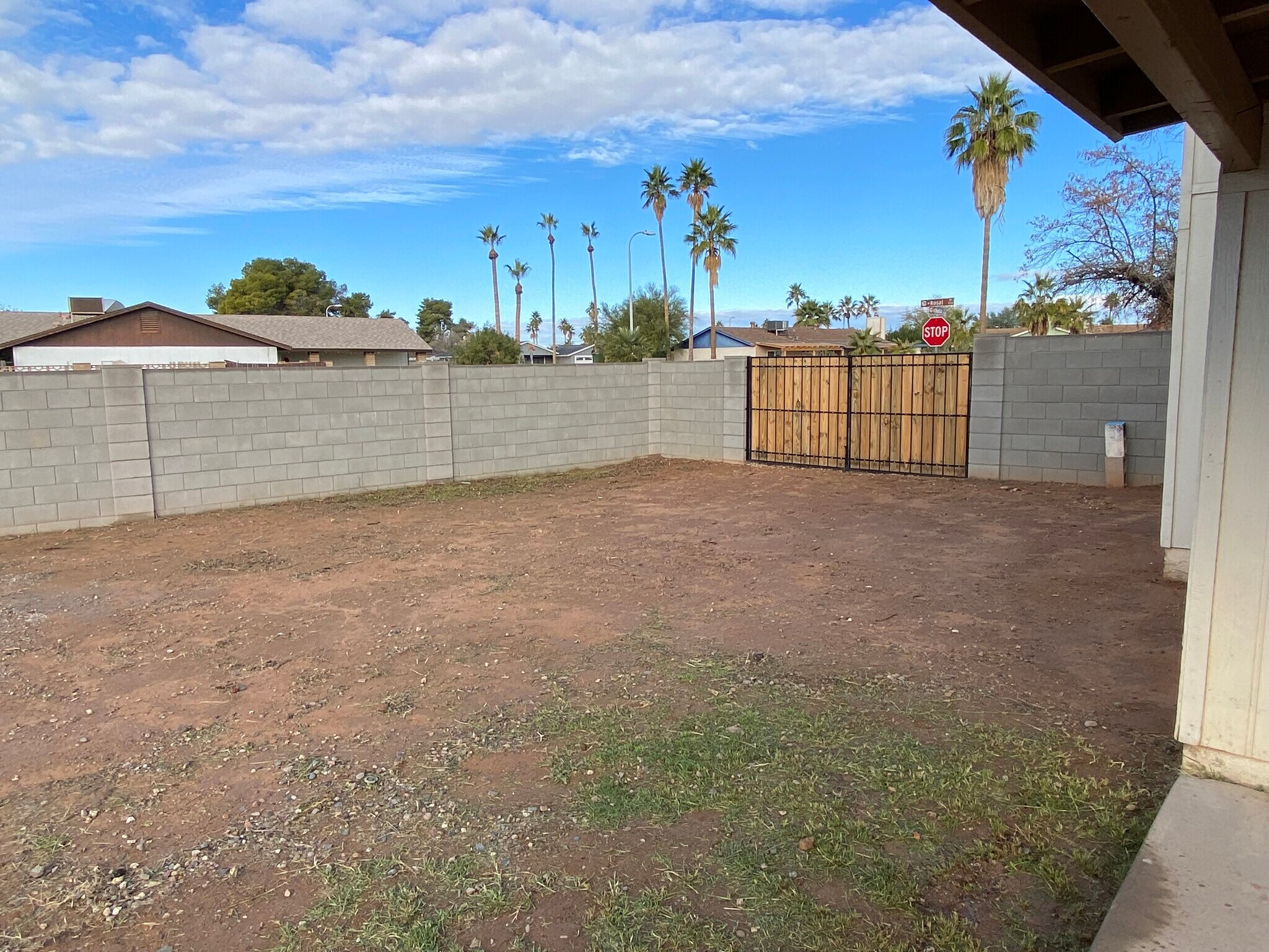 Building Photo - 1723 W Rosal Dr