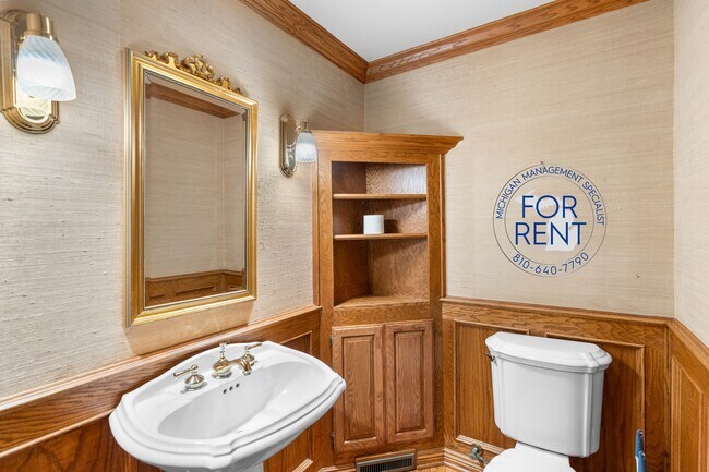 Building Photo - 7255 E Baldwin Rd