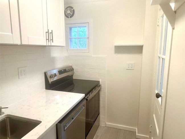 Building Photo - 209 1/2 Wilson Park Dr