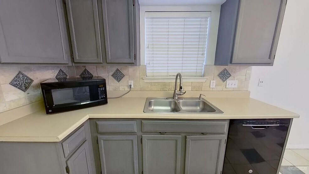 Building Photo - 14010 Conner Downs Dr