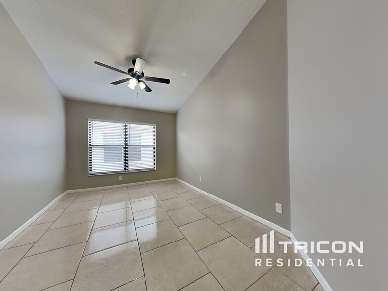 Building Photo - 10841 Peppersong Dr